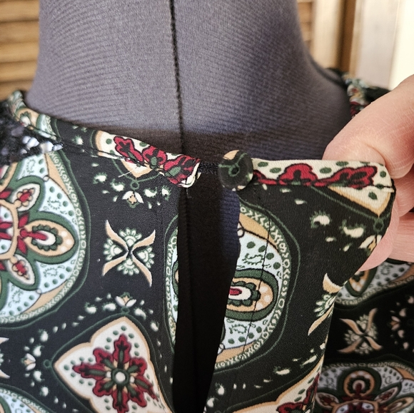 Pretty, dark green, boho blouse. - Picture 7 of 11